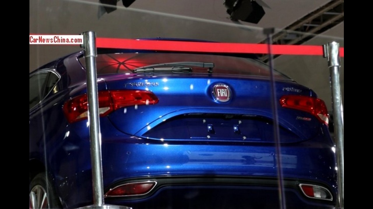 Fiat Viaggio hatch, substituto do Bravo, já se mostra antes da estreia