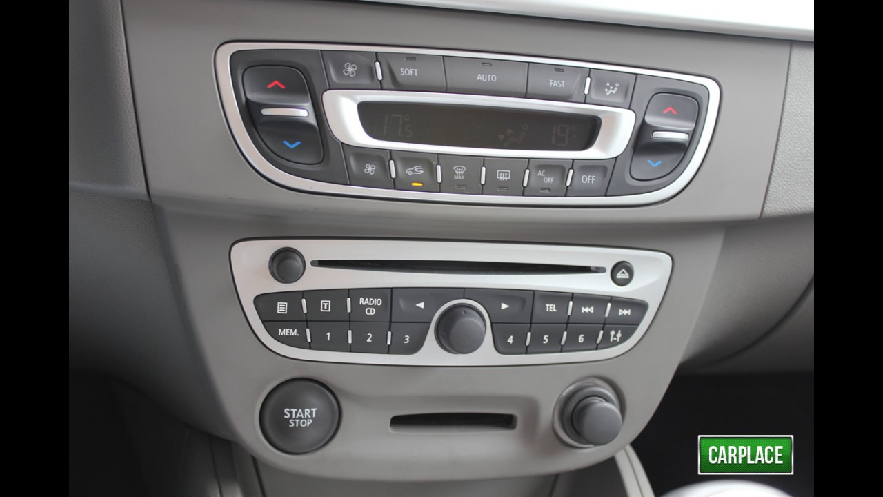 Garagem CARPLACE: Detalhes do acabamento interno do Renault Fluence Privilège 2.0