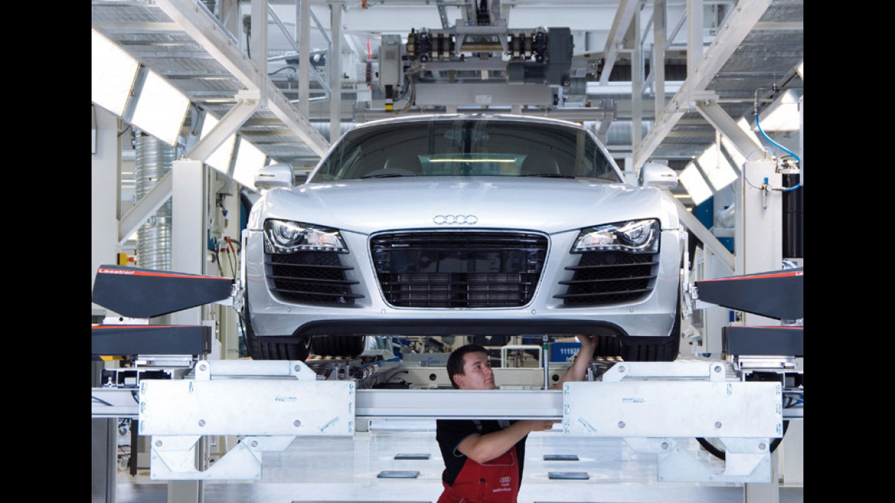 Audi R8: inizia la produzione