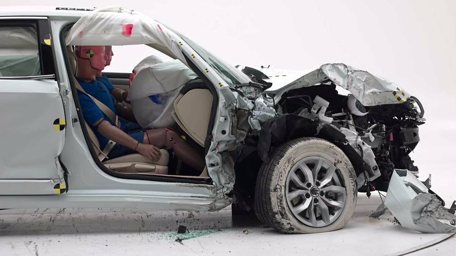 IIHS Crash Test Volkswagen Passat