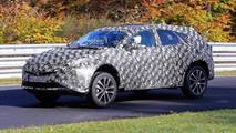 2019 Toyota Prius V Spy Photos