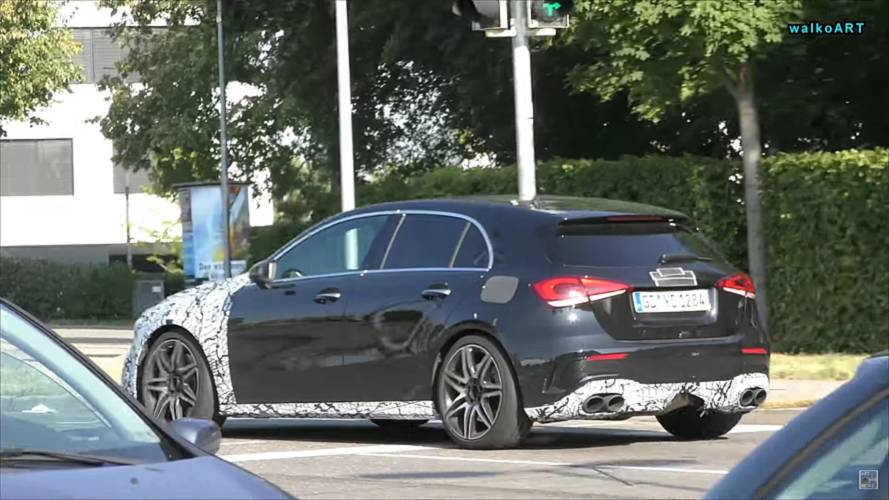 Hivatalos: drift móddal és nyolcsebességes váltóval jön a Mercedes-AMG A45