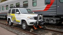 UAZ Patriot sobre raíles