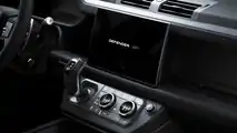 Intérieur du Land Rover Defender V8 James Bond Edition 2022