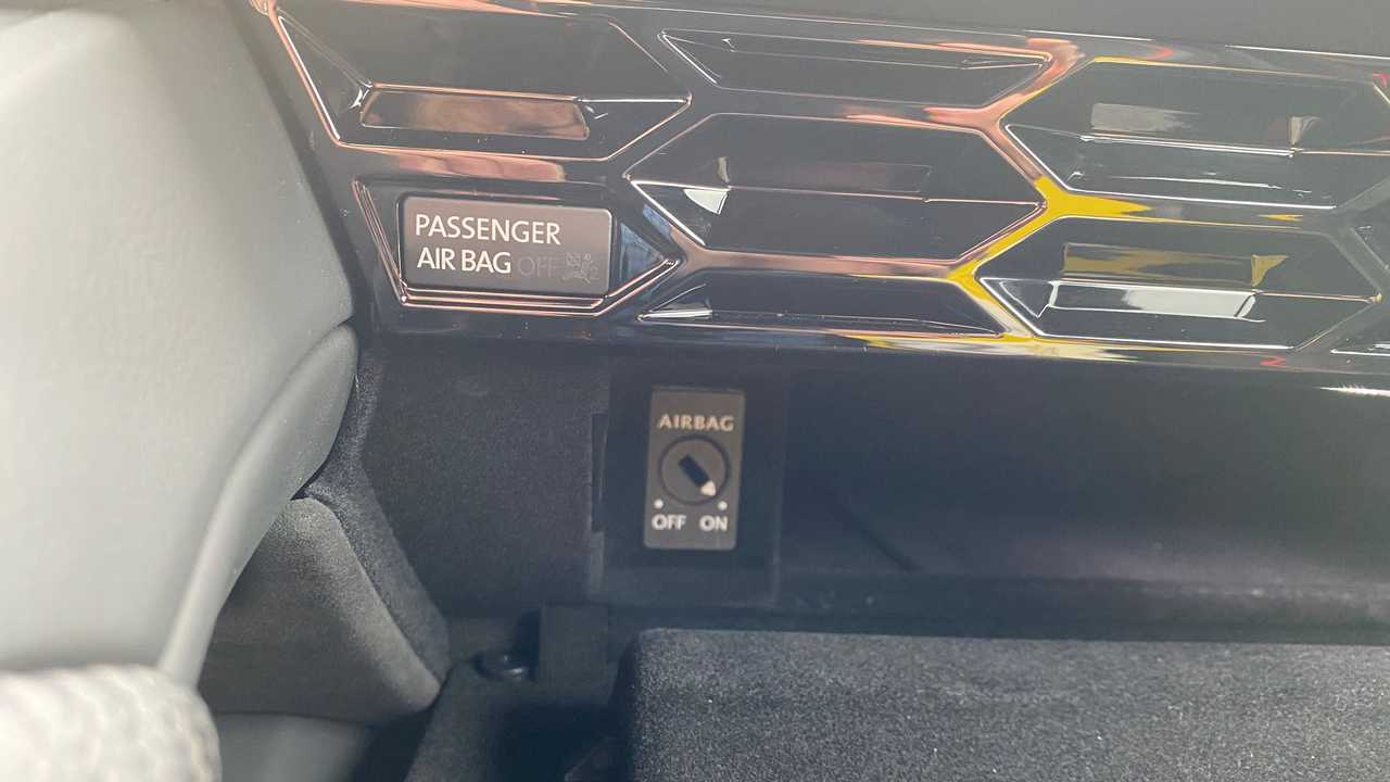 Lamborghini Huracan ребенок в машине