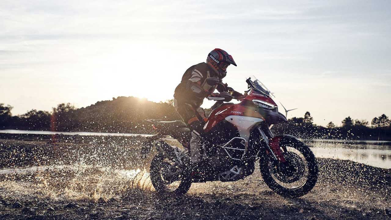 Ducati Multistrada V4 2021, Acción, Agua, Perfil, Derecha