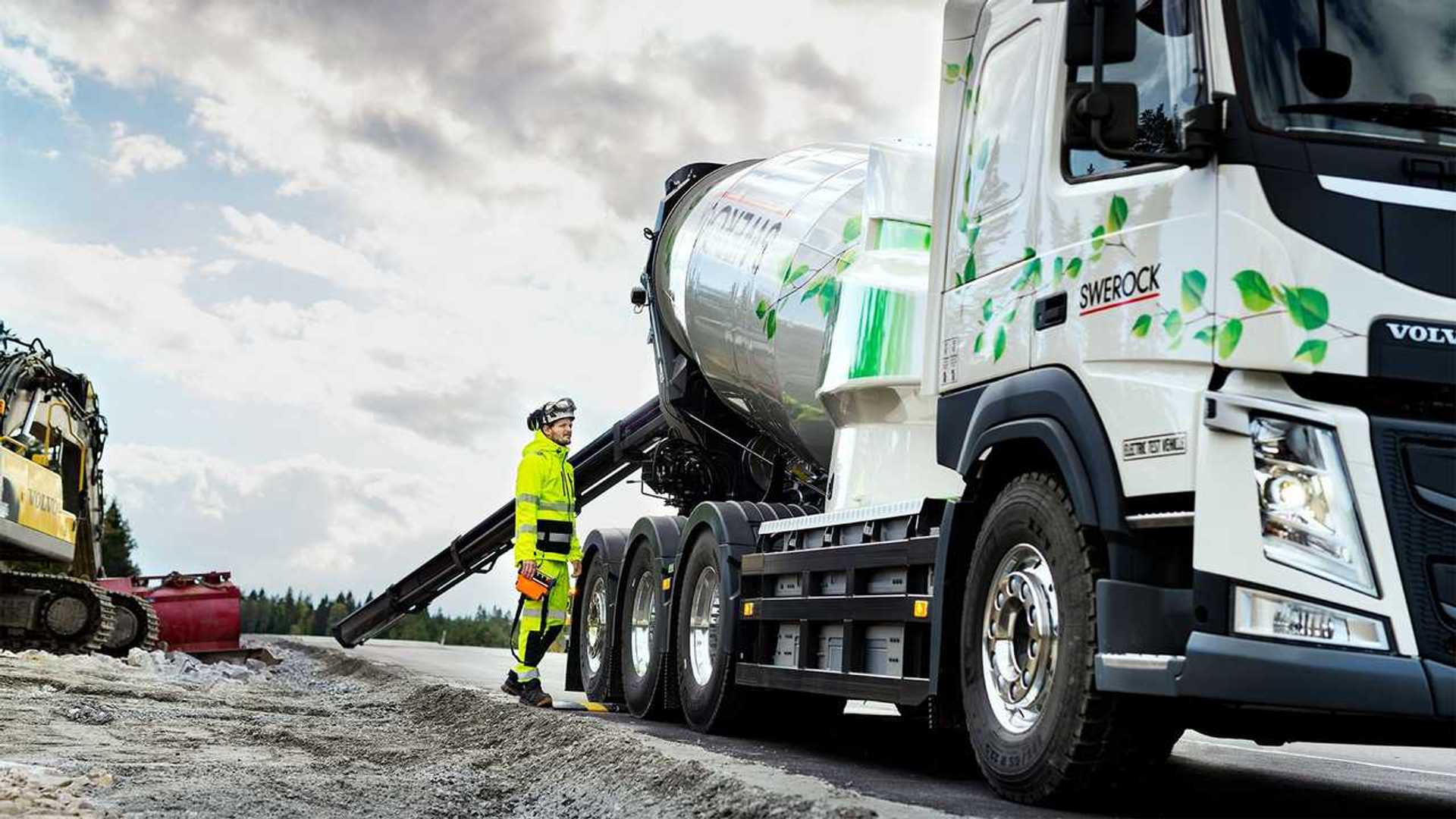 https://cdn.motor1.com/images/mgl/ZXPP2/s6/volvo-trucks-elettrificazione-gamma-pesante.jpg