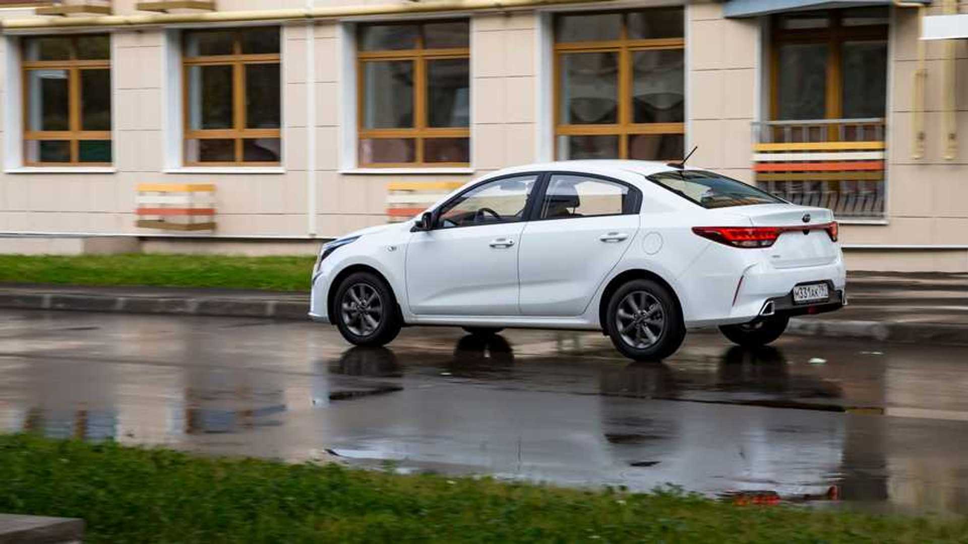 Volkswagen Polo против Kia Rio | Motor1.com Фотографии