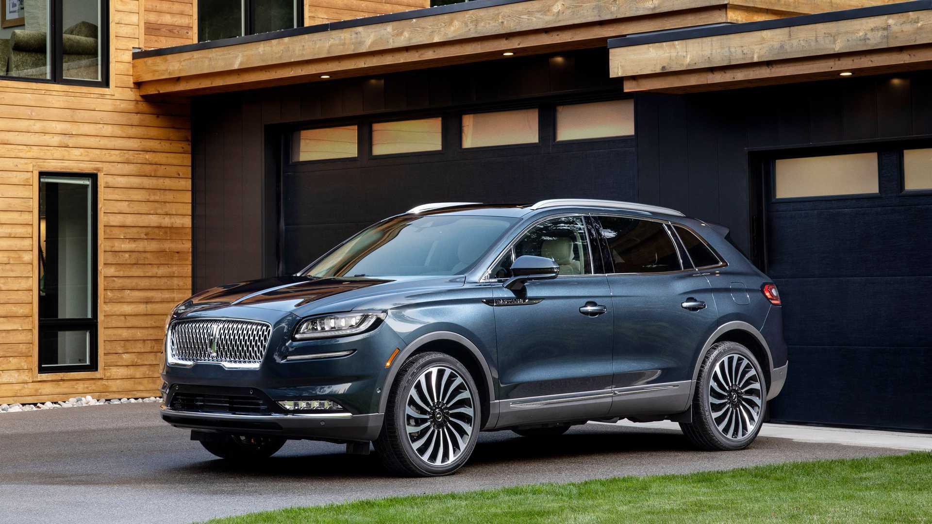 2021 Lincoln Nautilus Black Label Exterior Front Quarter