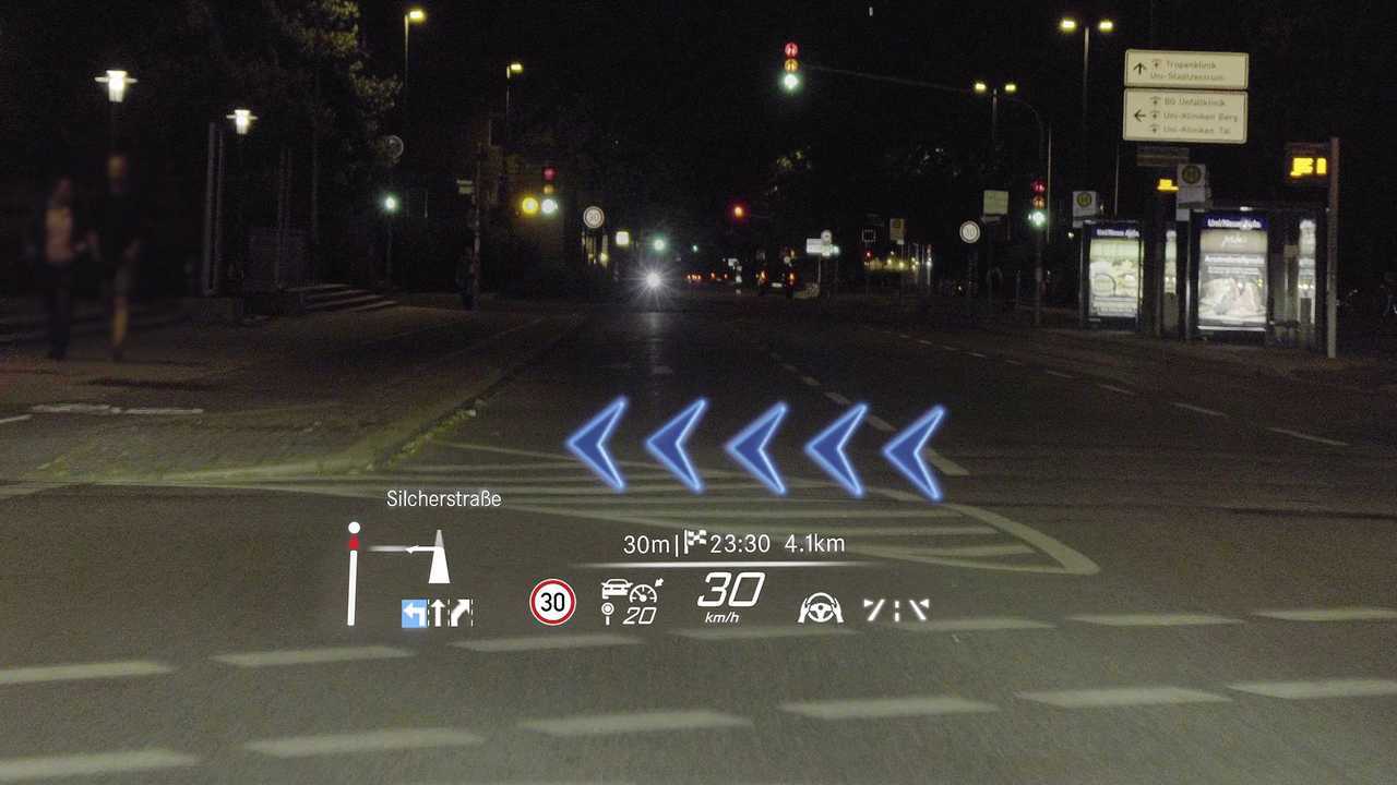 Mercedes Classe S (W 223), head-up display a realtà aumentata