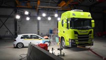 Crash testing di un camion elettrico Scania