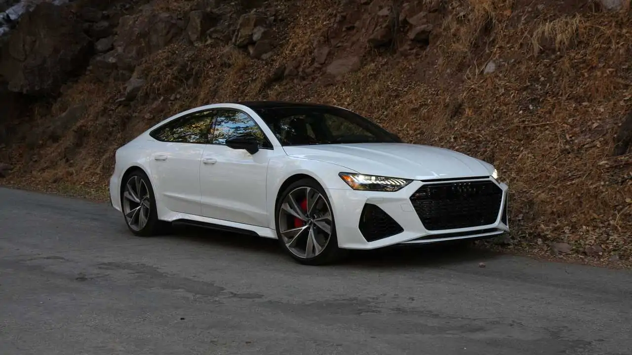 2021-audi-rs6-avant-vs.-rs7-vs.-rs-q8.webp