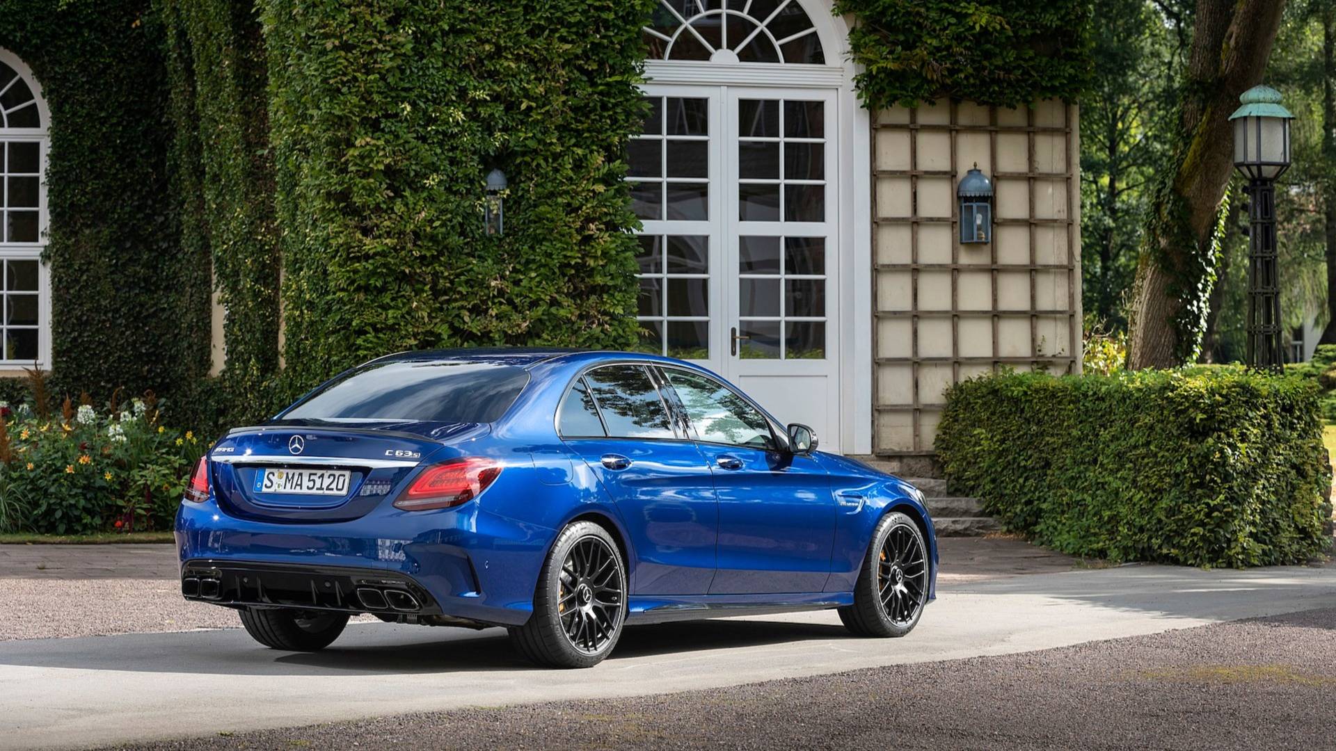MercedesAMG C 63, un restyling da guidare 9 volte MercedesAMG C 63, un restyling da guidare 9 volte