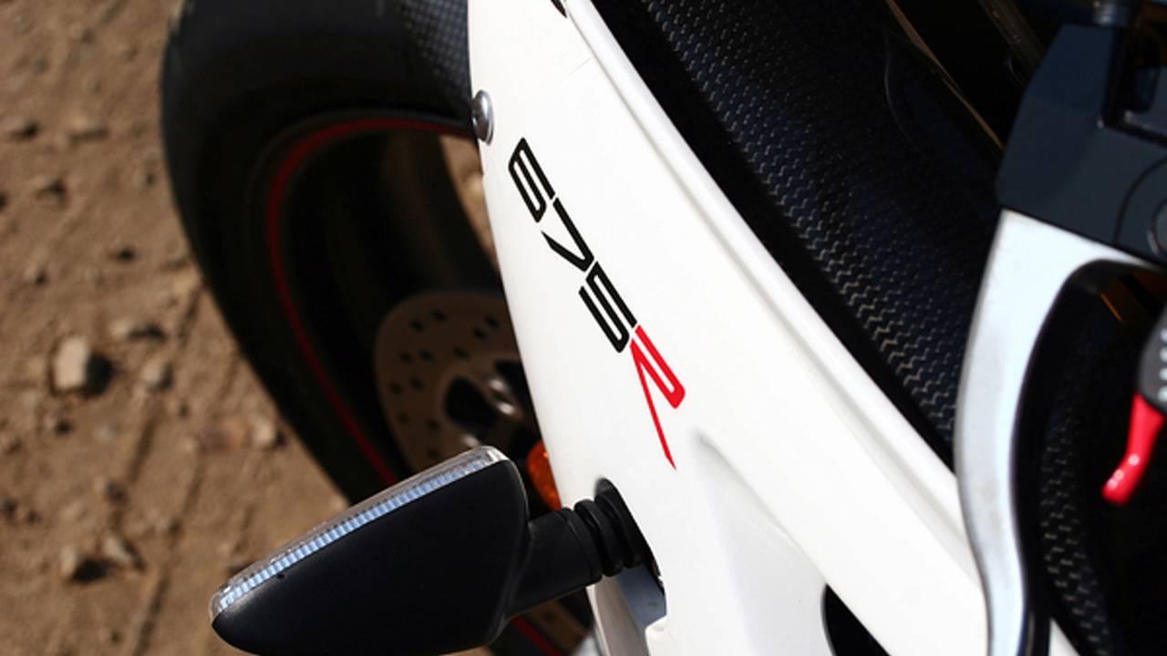 Two guys, one Triumph Daytona 675R