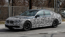2016 BMW 7-Series M Sport Package spy photo