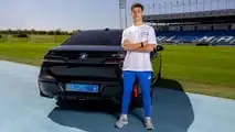 Arda Güler mit seinem BMW i7