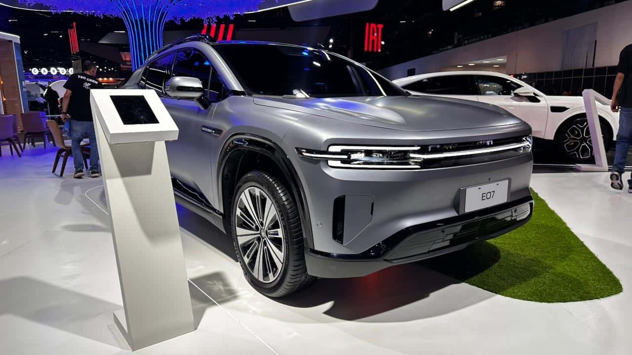 Changan E07 é exibido no Salão de SP como SUV elétrico que vira picape