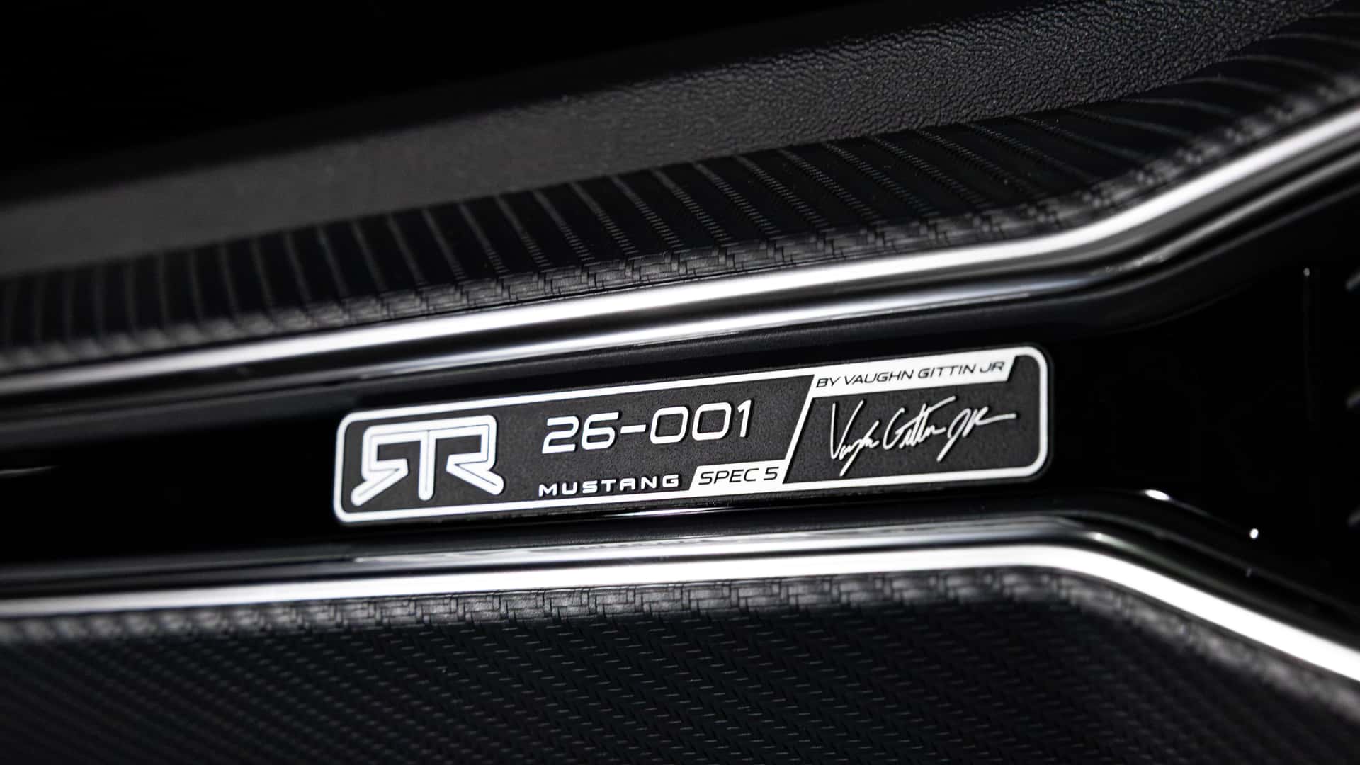 2026-ford-mustang-rtr-spec-5-interior-dash-plaque.jpg