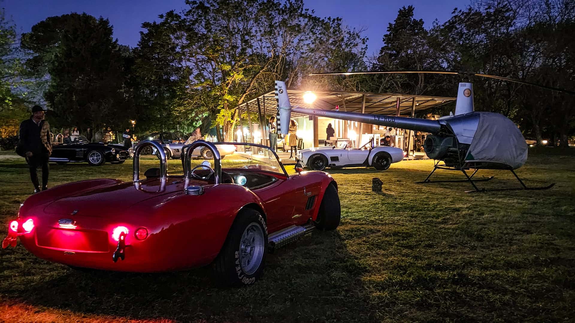 Espacio Piloto: arquitectura para coleccionistas de autos en Estilo Pilar