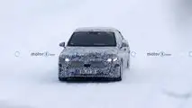 Photo d'espionnage de la berline Mercedes EQA