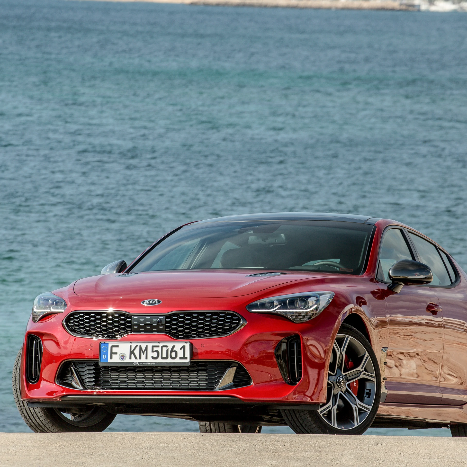 Kia Stinger Tribute Edition marca fim do sedã por 100% elétrico