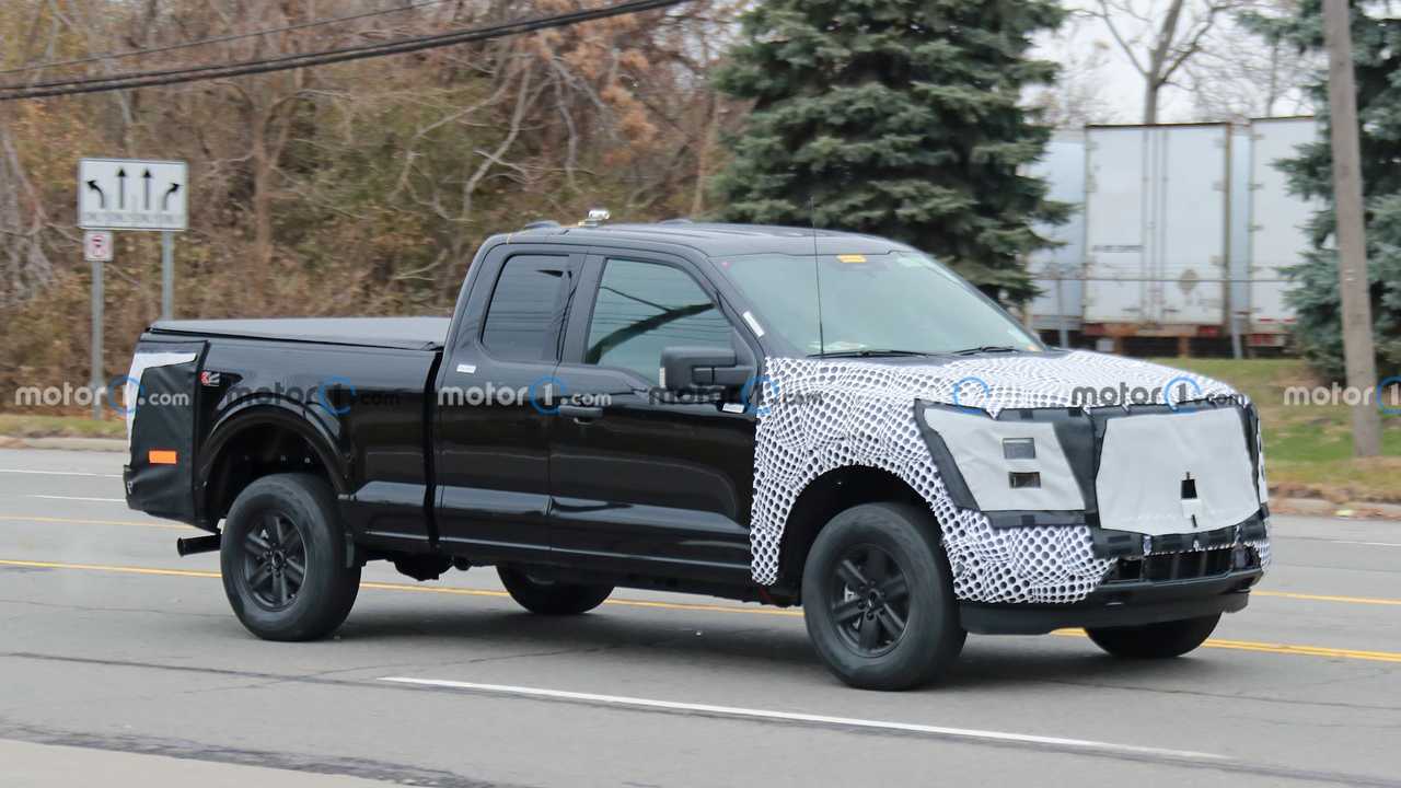 2024 Ford F150 Front View Facelift Spy Photo 6984340