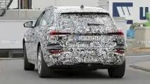 Photo d'espion avec vue arrière de l'Audi RS Q6 E-Tron