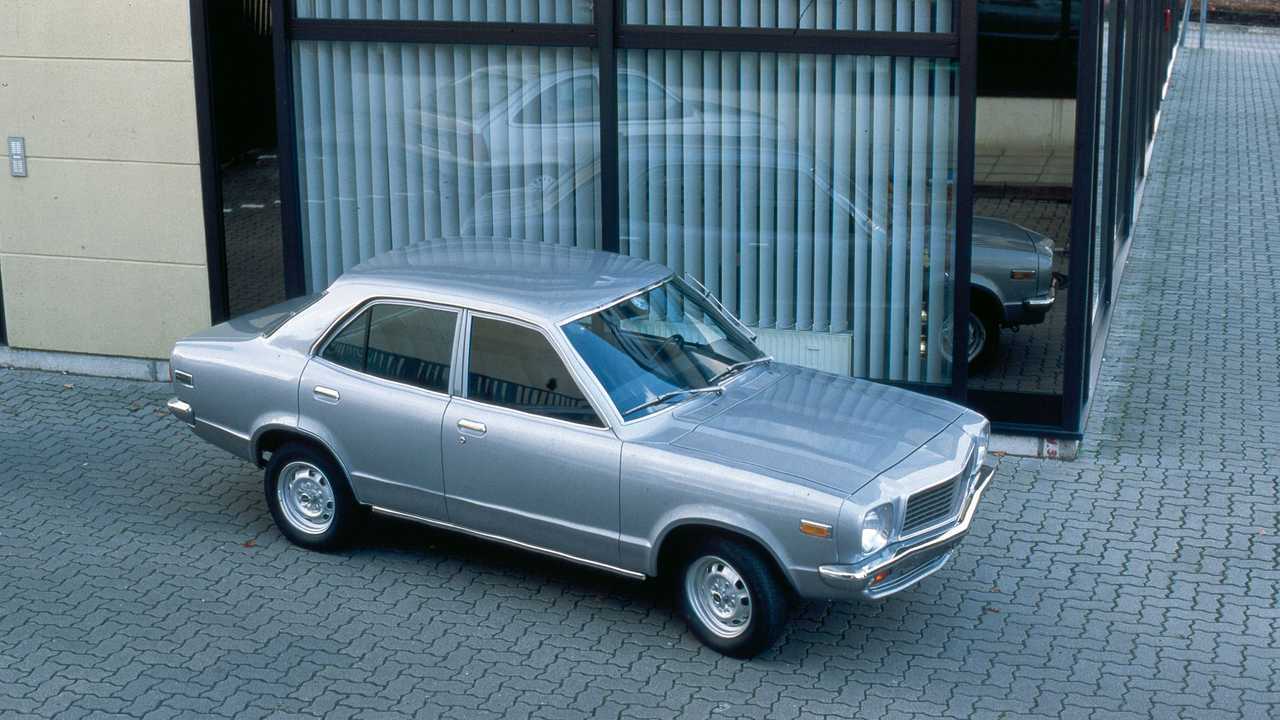 Mazda 818 Limousine (1977)