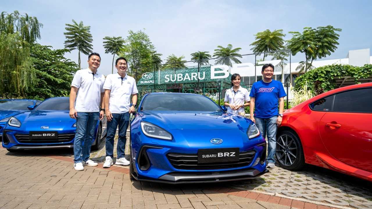 Serah terima Subaru BRZ