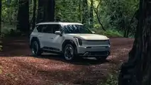 2024 Kia EV9 in US specification exterior front three-quarter view