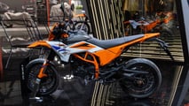 654141_MY25_KTM_390 SMC R_EICMA_2025 KTM 390 SMC R