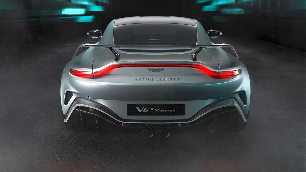 Aston Martin V12 Vantage 2022