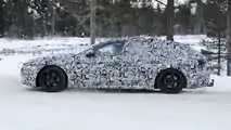 Audi A4 Avant (2023) in der Wintererprobung erwischt