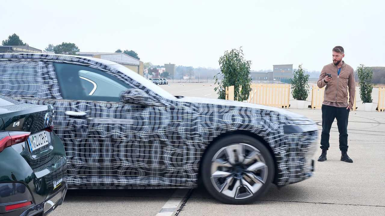 BMW i7 (2023) PreDrive