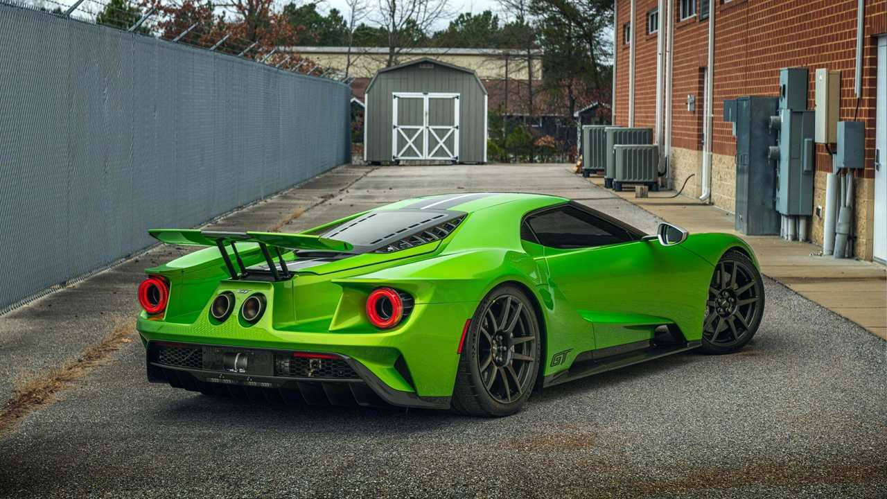 Ford GT, l'unico esemplare Snake Skin Green all'asta