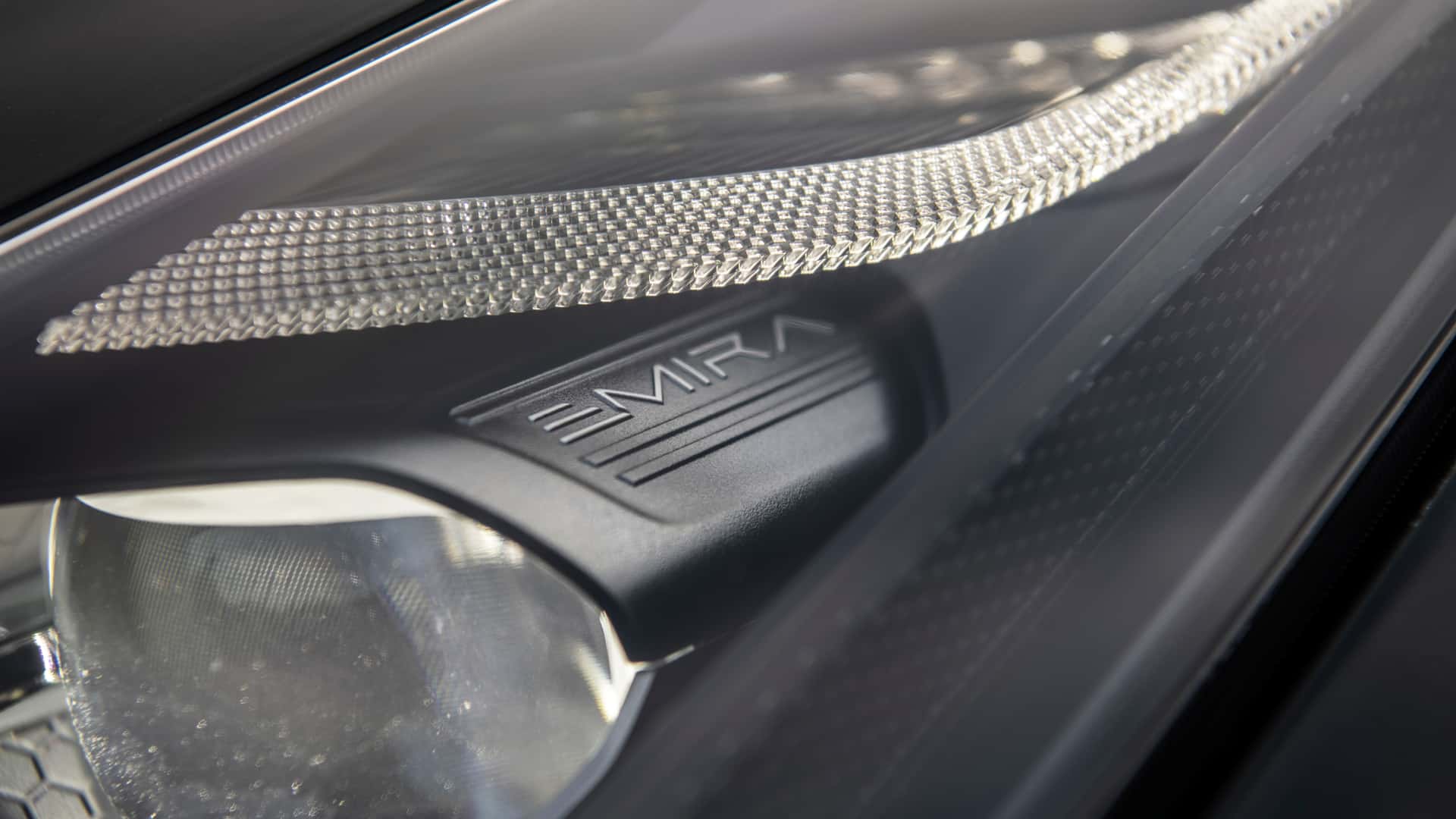 https://cdn.motor1.com/images/mgl/ZnmR8e/s1/2024-lotus-emira-exterior.jpg