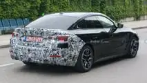BMW i4, le prime foto spia del restyling