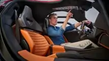 Foto - Alfa Romeo 33 Stradale (2023)