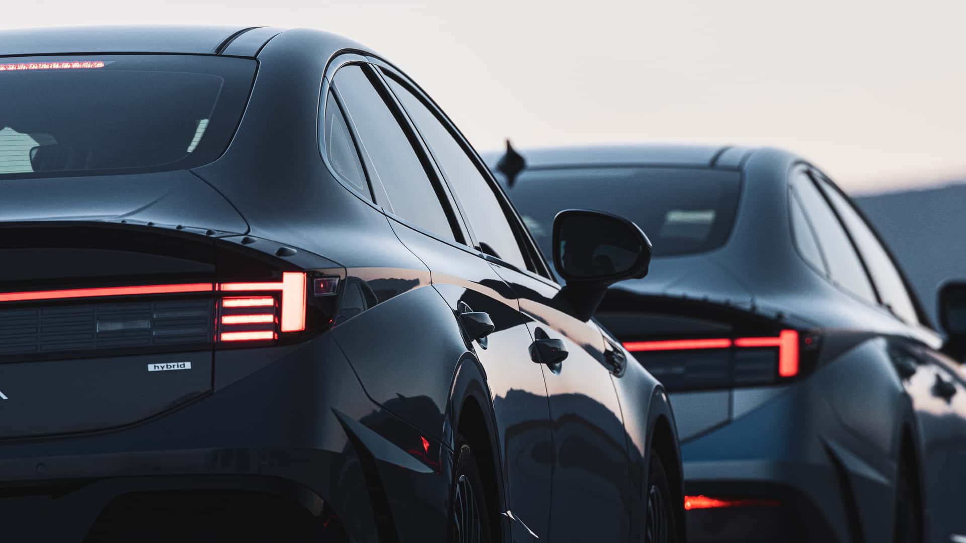 https://cdn.motor1.com/images/mgl/ZnmbPr/s1/2024-hyundai-sonata-n-line-and-hybrid.jpg