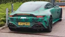 Aston Martin Vantage Casus Fotoğrafları