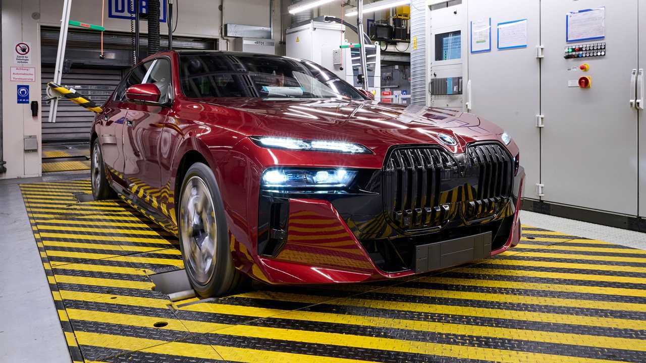 Производство новых BMW 7-Series / i7