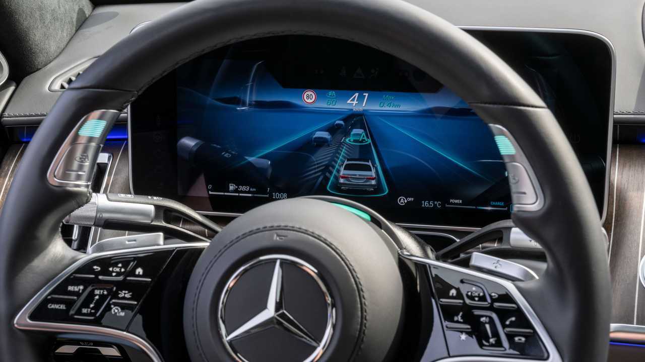 Il sistema Drive Pilot di Mercedes-Benz