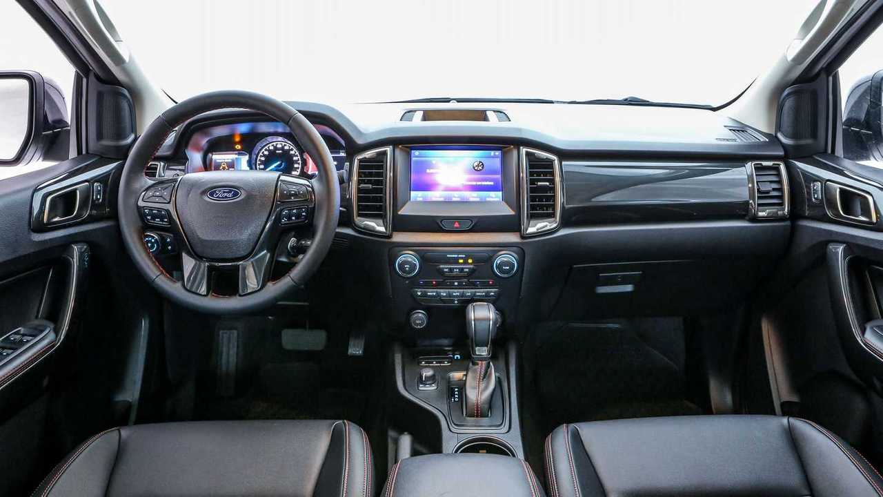 Painel da Ford Ranger FX4 2023