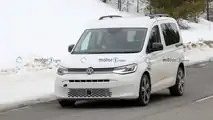 Volkswagen Caddy eHybrid 2023, le foto-spia