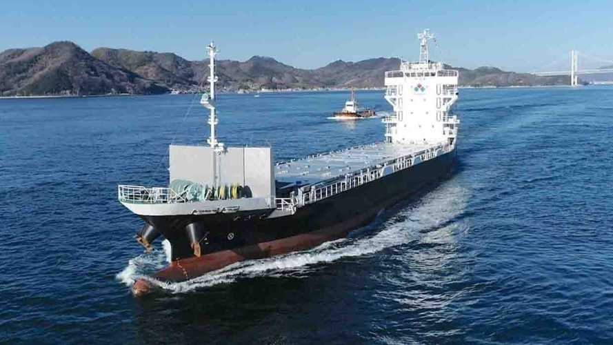 Первое в мире автономное судно прошло 800 км без ЧП