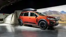 Dacia Manifesto, the event in Paris