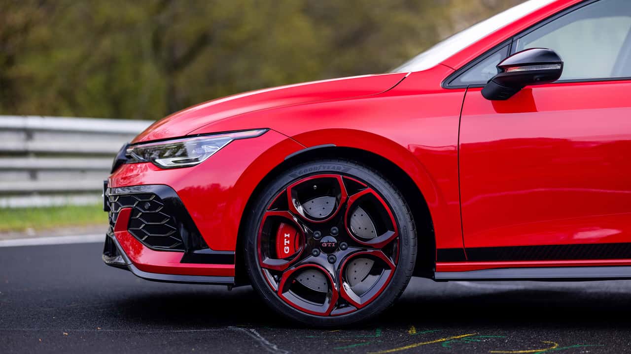 La Volkswagen Golf GTI avrà un motore benzina ancora per tanto tempo