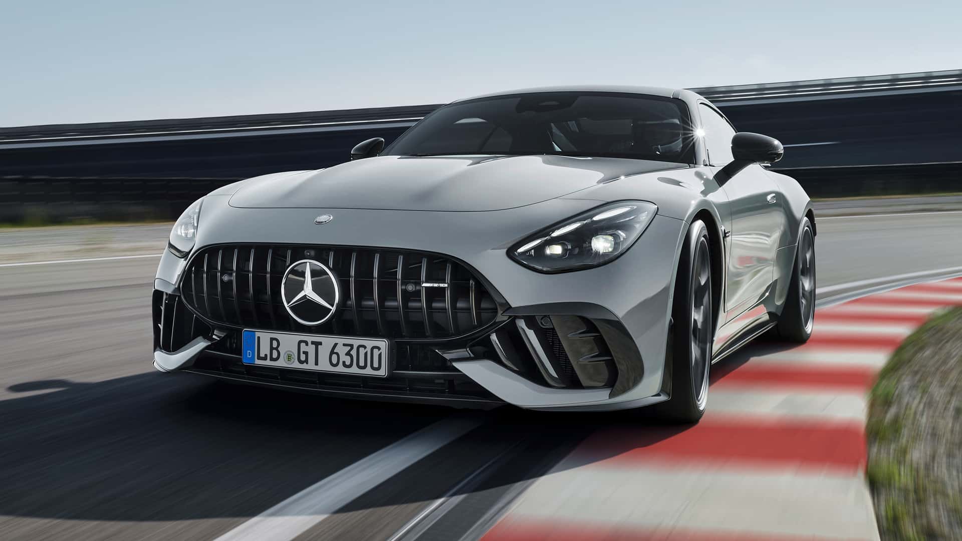 رسميًا: محرك AMG V8 الجديد يصل هذا العام