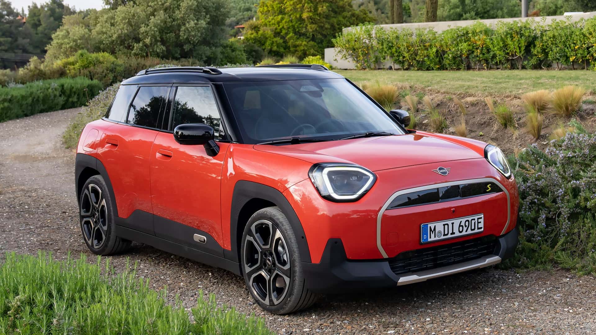 The Mini Aceman Is An Electric City Crossover With Up To 252 Miles Of The Mini Aceman Is An Electric City Crossover With Up To 252 Miles Of