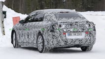 Mercedes C-Klasse EQ als Erlkönig im Schnee